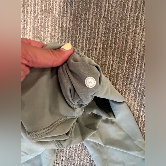 Light green size 4 LULU LEGGINGS - Picture 6 of 6